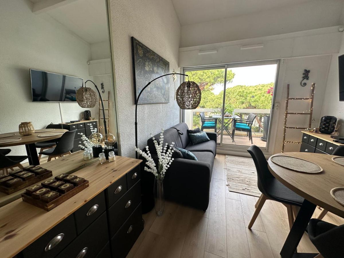 Duplex Meuble Avec Terrasse Dans Residence Avec Piscine Agde Exteriér fotografie