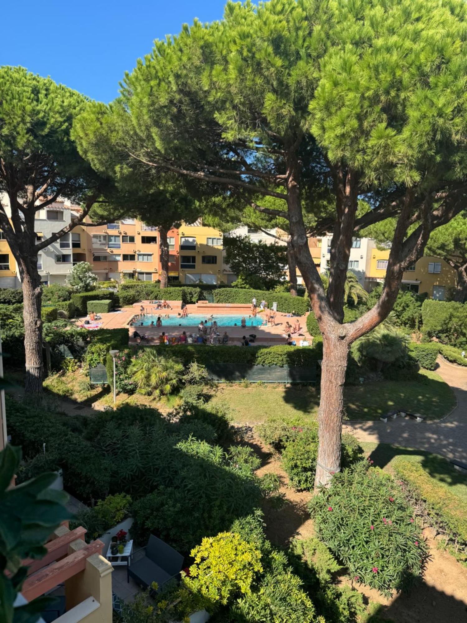 Duplex Meuble Avec Terrasse Dans Residence Avec Piscine Agde Exteriér fotografie